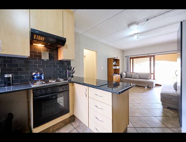 2 BEDROOM APARTMENT TO LET IN SUNNINGHILL